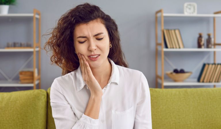 Does CBD Oil Help with Tooth Extraction and Pain